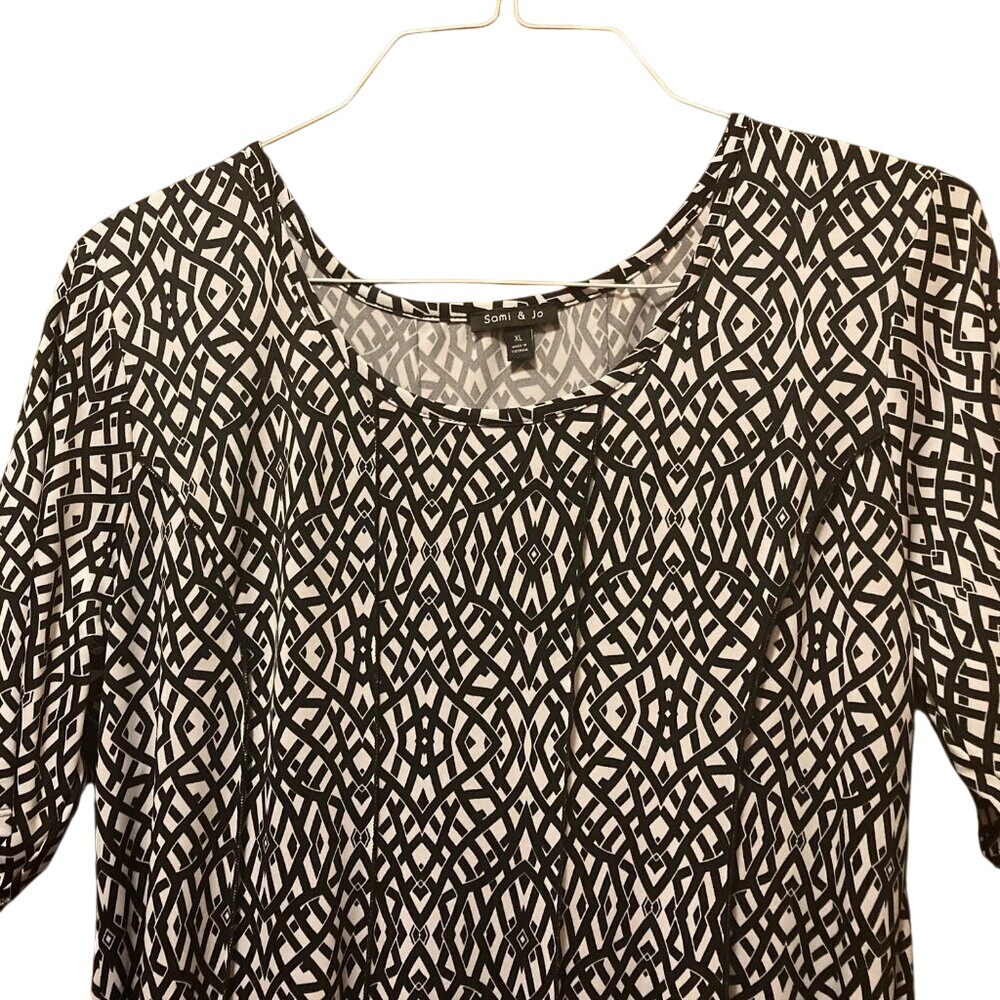 Sami & Jo: Black & White Geometric Design Dress